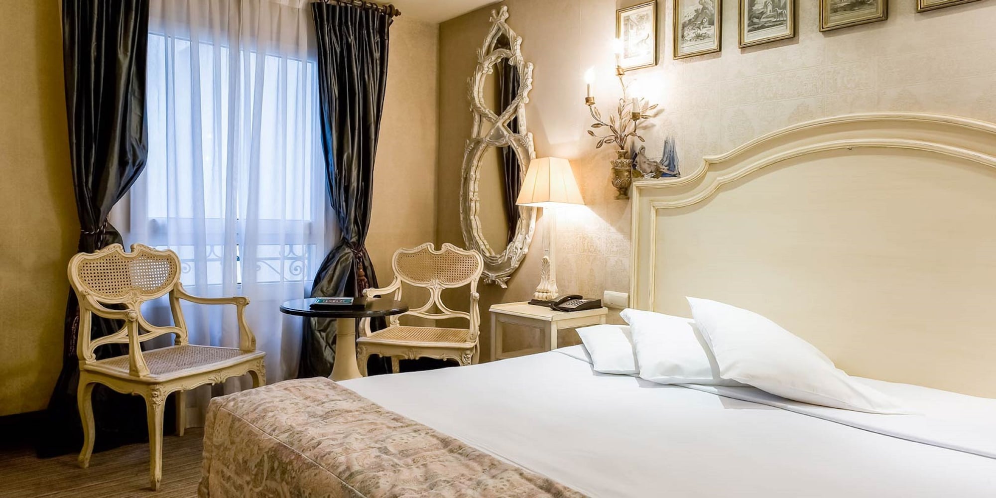 SUPERIOR, DOUBLE BED