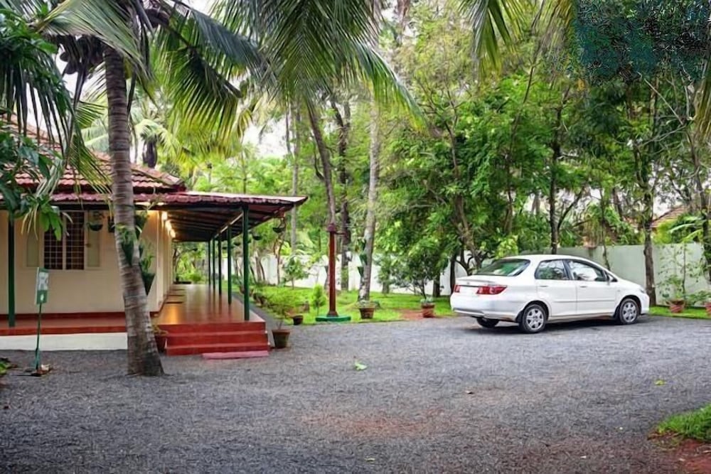 PALM GROVE SERVICE VILLA 34/48