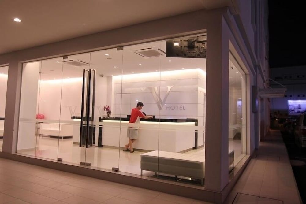 The V Hotel 10/30