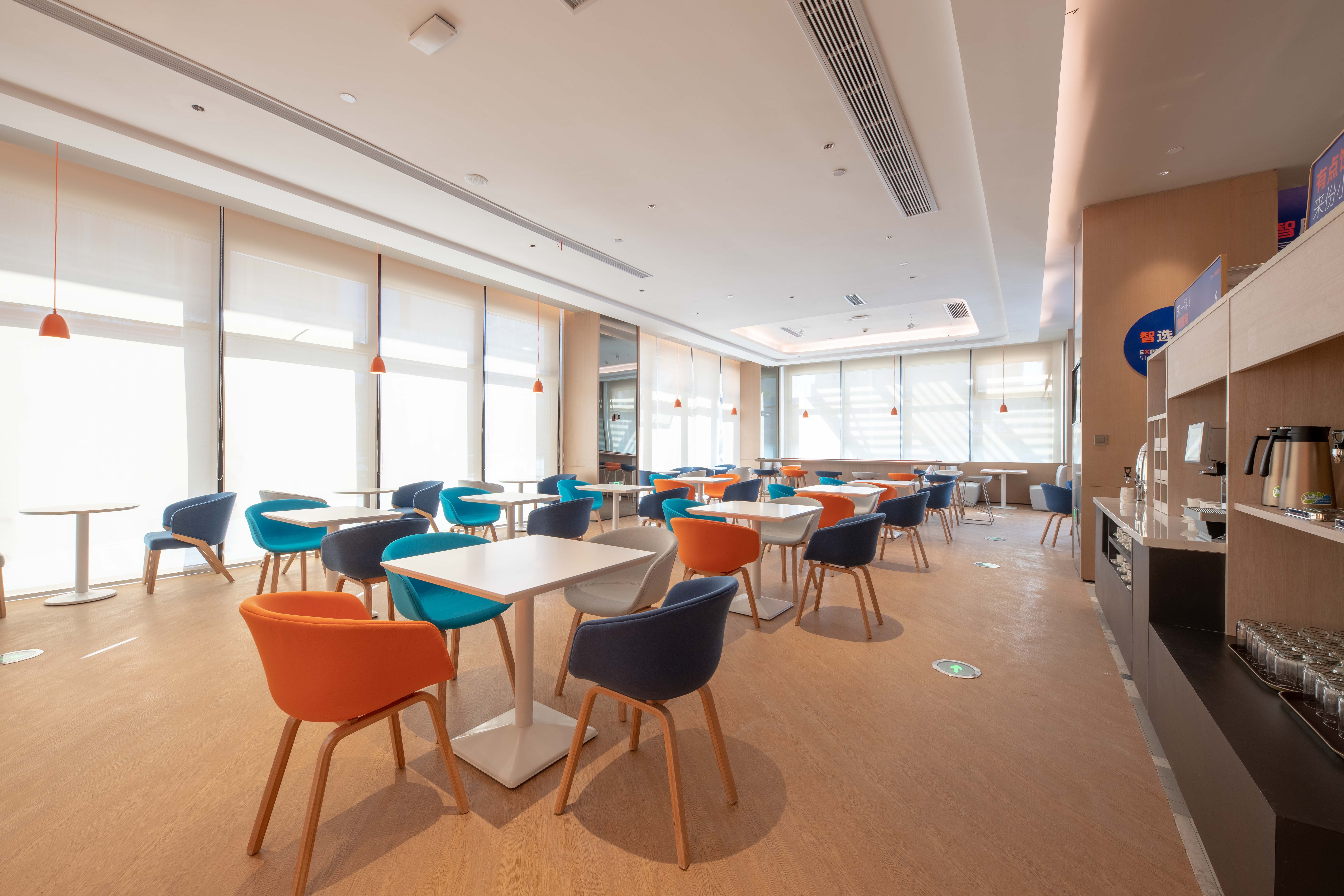 Holiday Inn Express Nantong North Gateway 43/50