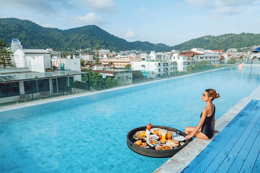 Hotel Clover Patong Phuket 72/75