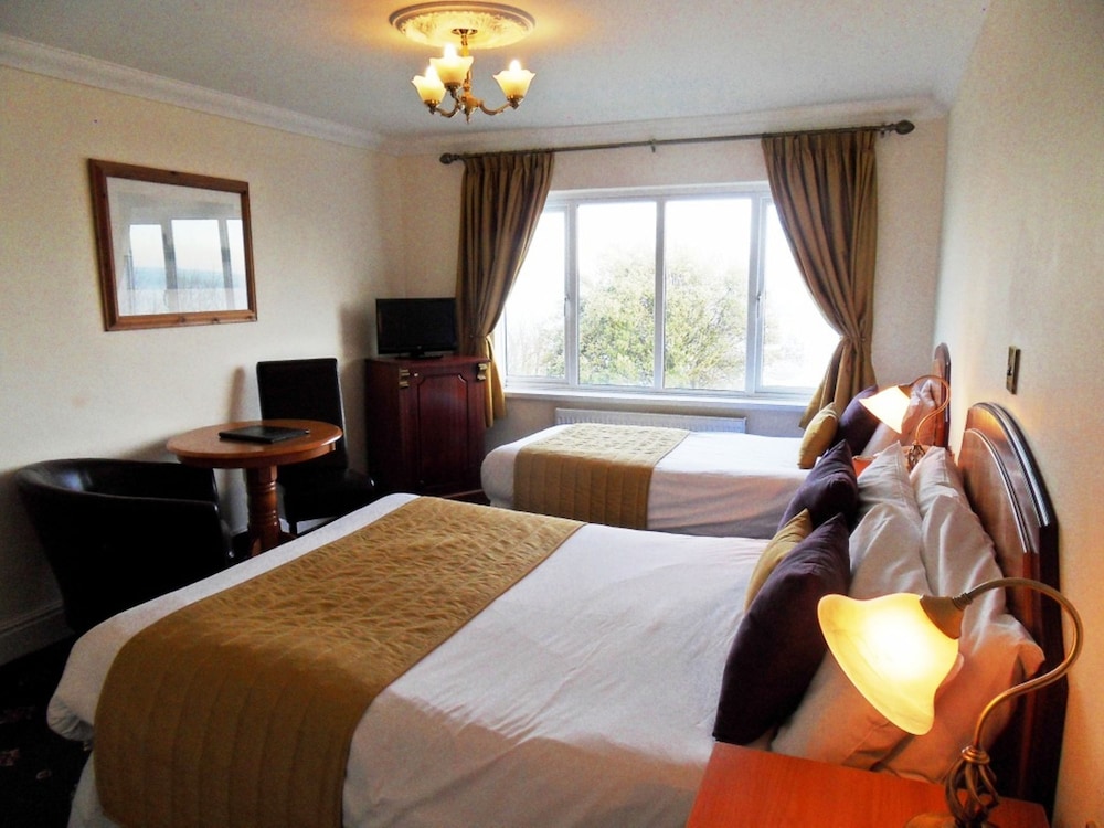 Luccombe Hall Hotel 11/75