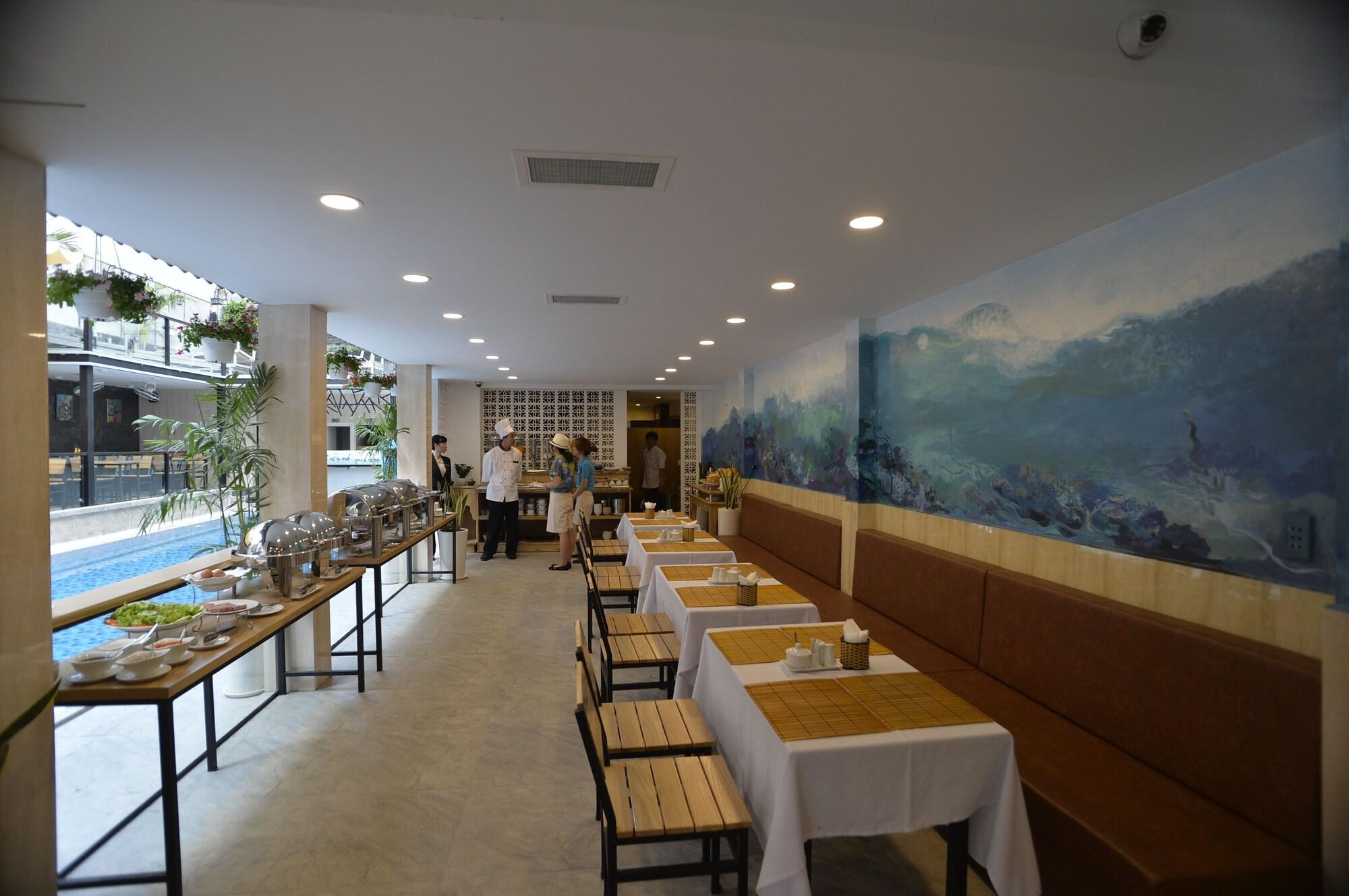 Urban Lodge Hotel - Hostel 70/75