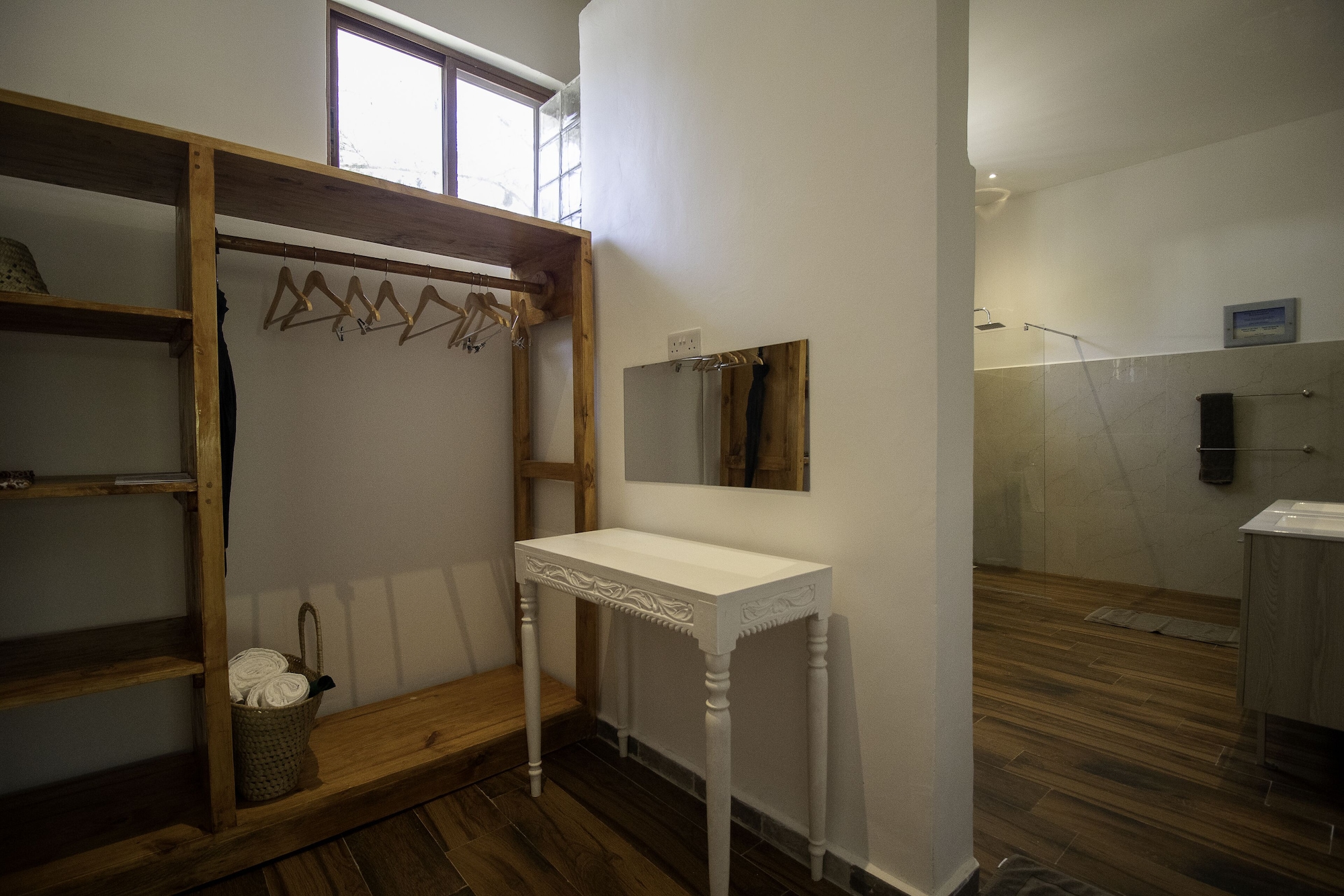 2 BEDROOMS, FAMILY, SUITE, BEACH FRONT