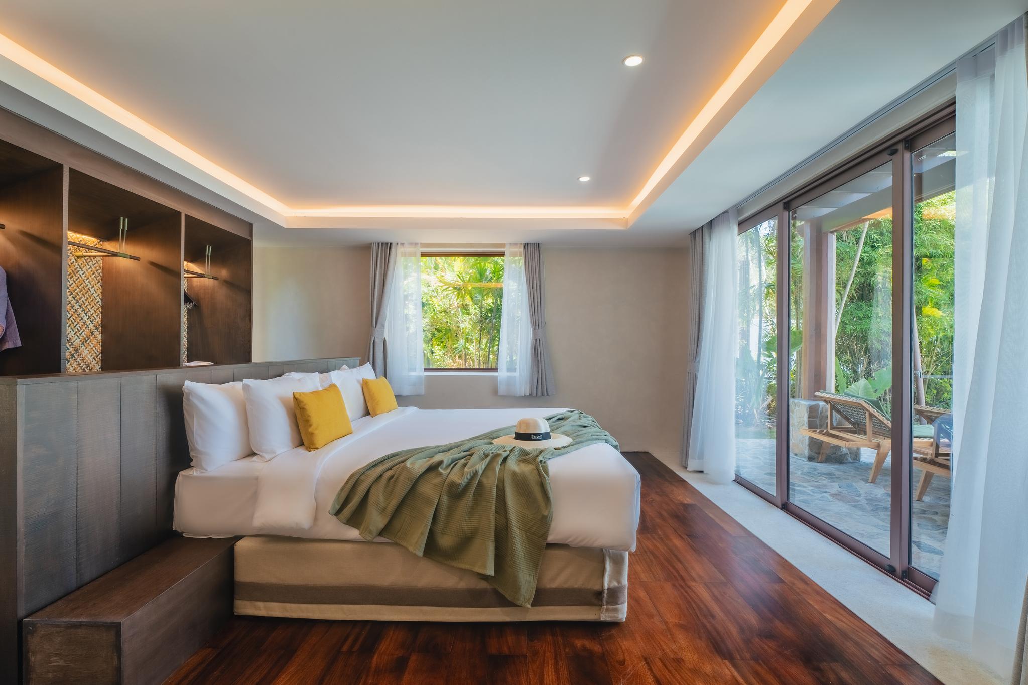 3 Bedrooms, Grand, Pool, Luxury, Villa, Twin Beds, 2 King Beds, Beach Front