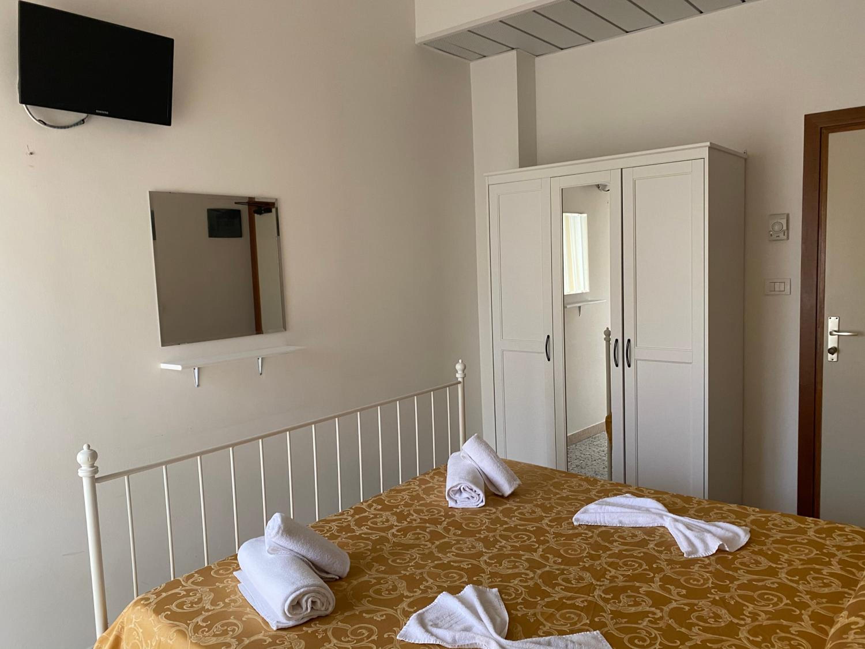 Hotel Modenese 11/50