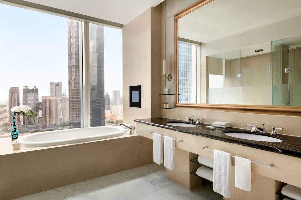 Pudong Shangri La 33/77