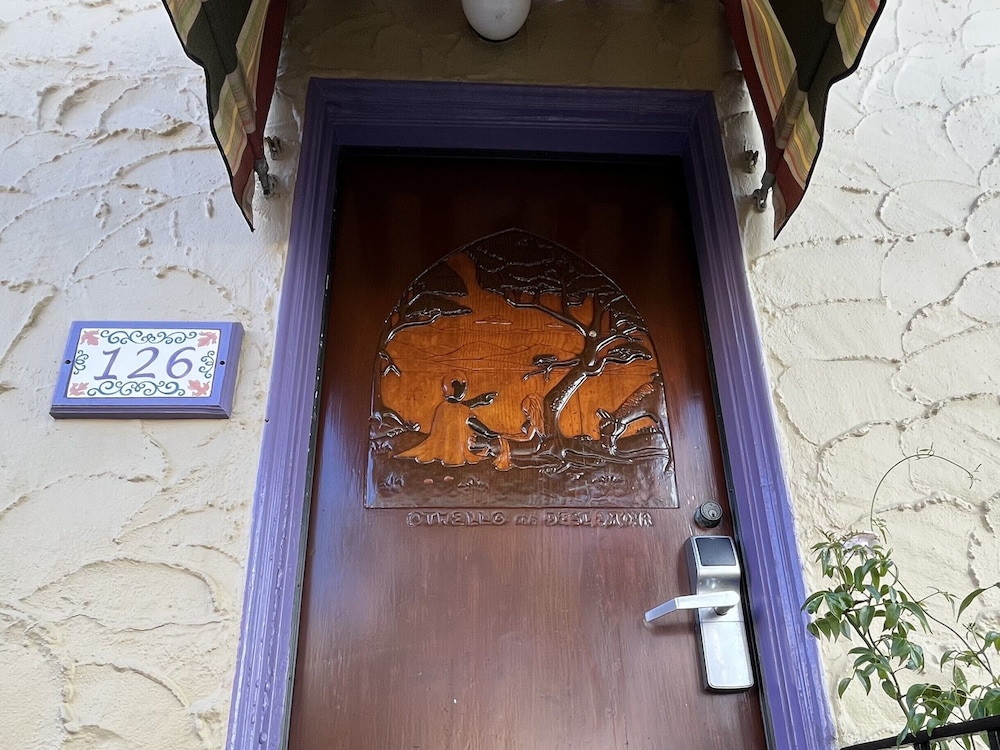 Capitola Venetian Hotel 6/60