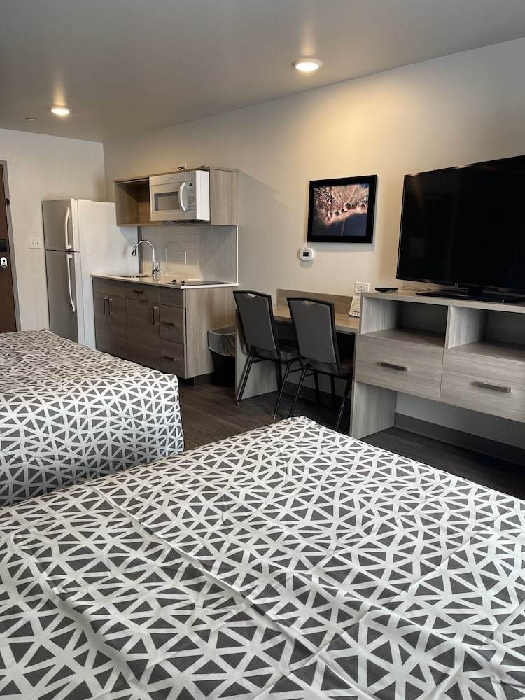 WoodSpring Suites Grand Rapids Kentwood 16/27
