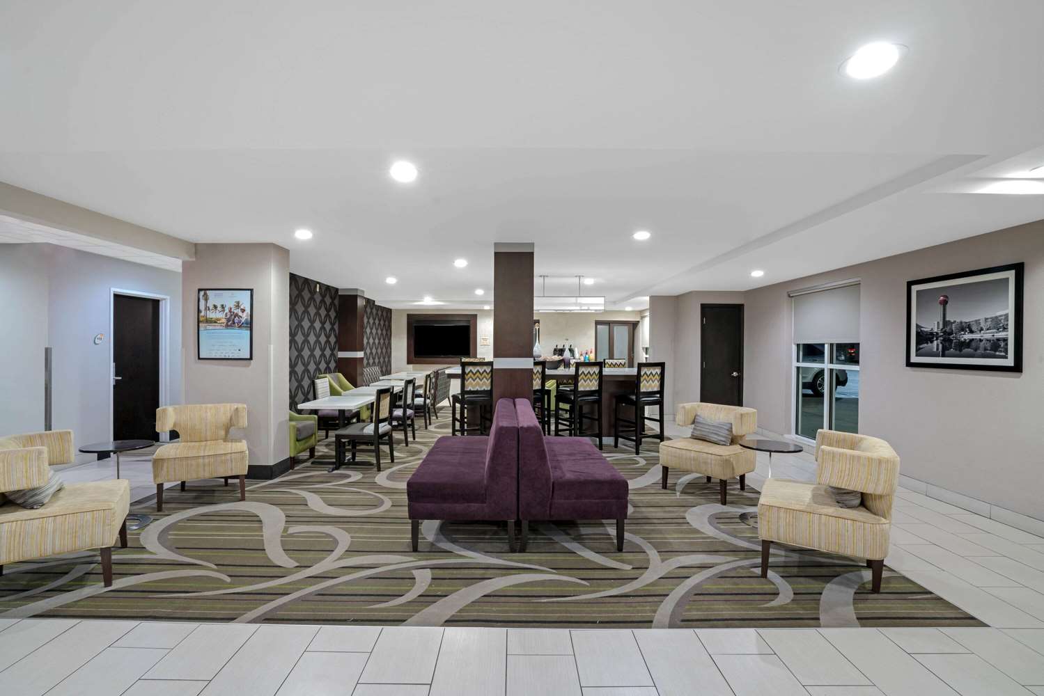La Quinta Inn & Suites by Wyndham Knoxville North I-75 52/58