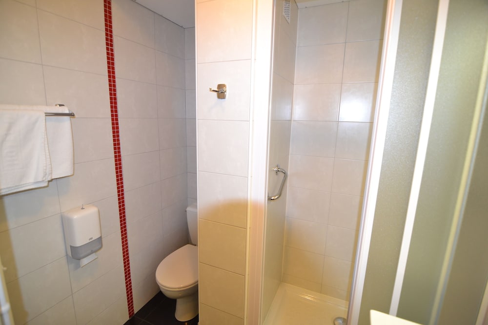 Brit Hotel Cahors Le Valentre 19/70