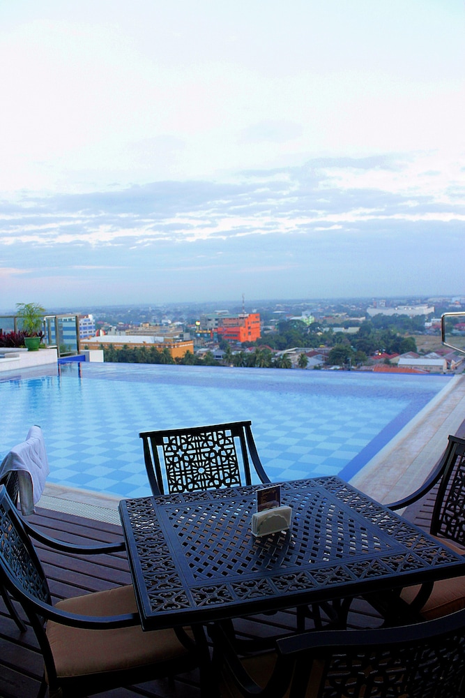 Central Park Tower Resort 60/71