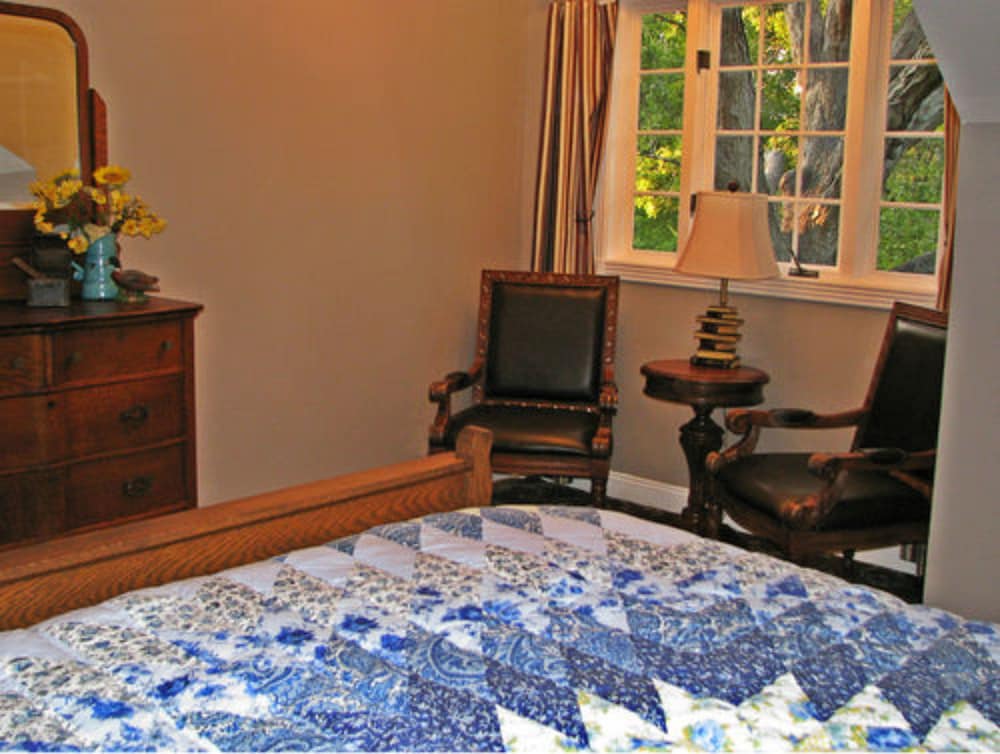 White Oak Manor Bed Breakfast 24/44