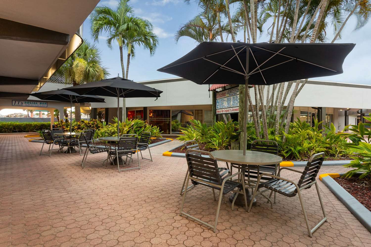 La Quinta Inn By Wyndham Cocoa Beach Port Canaveral 53/57