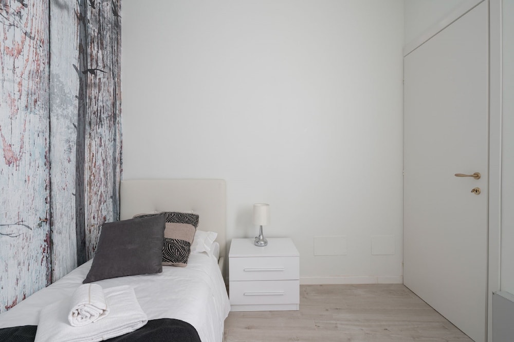 Apartments in San Marco with Canal View 12/37