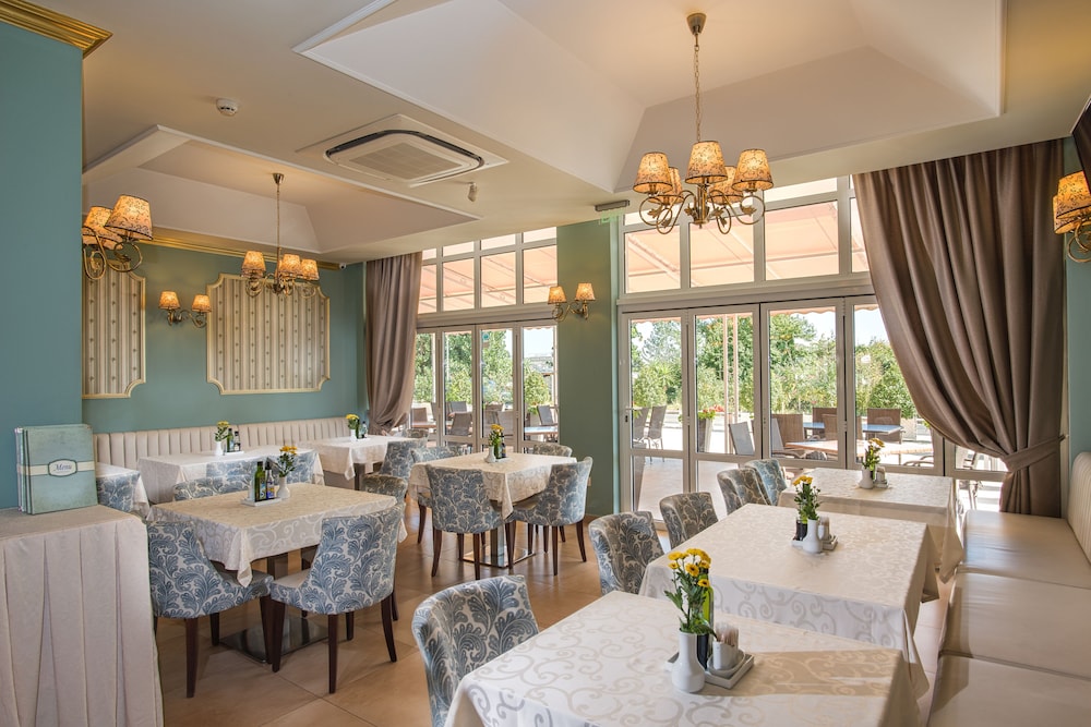Miramar Hotel 27/50