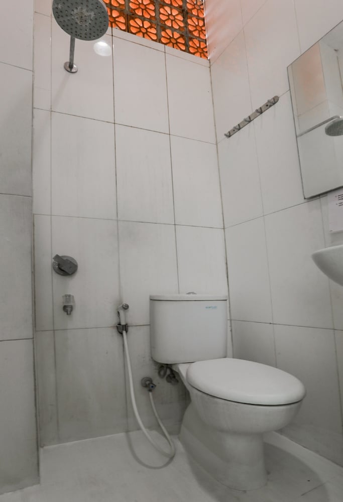 Hotel O Tamansari Guest House 10/11