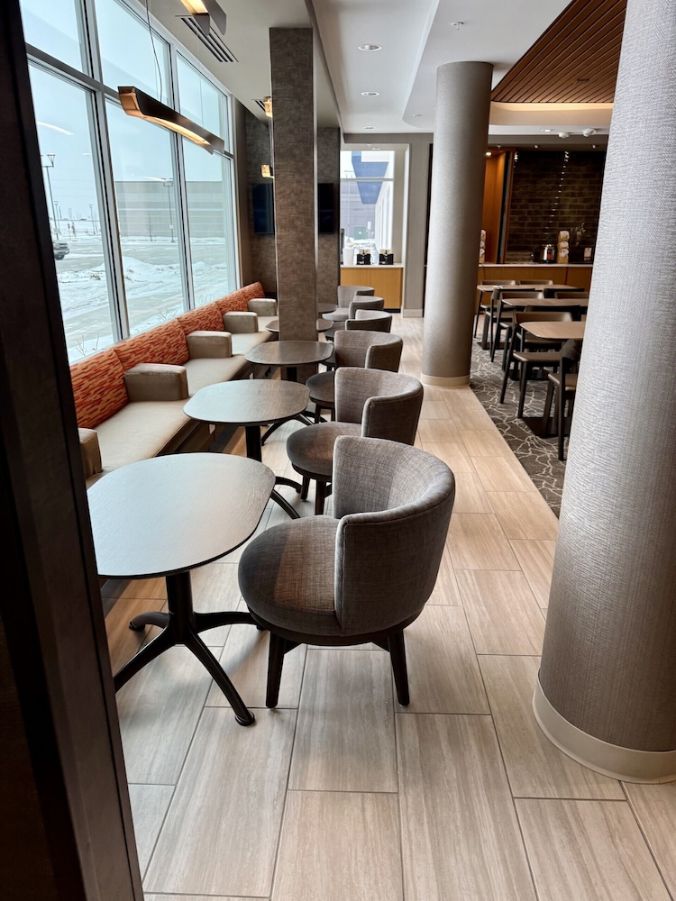 SpringHill Suites Fargo 28/42