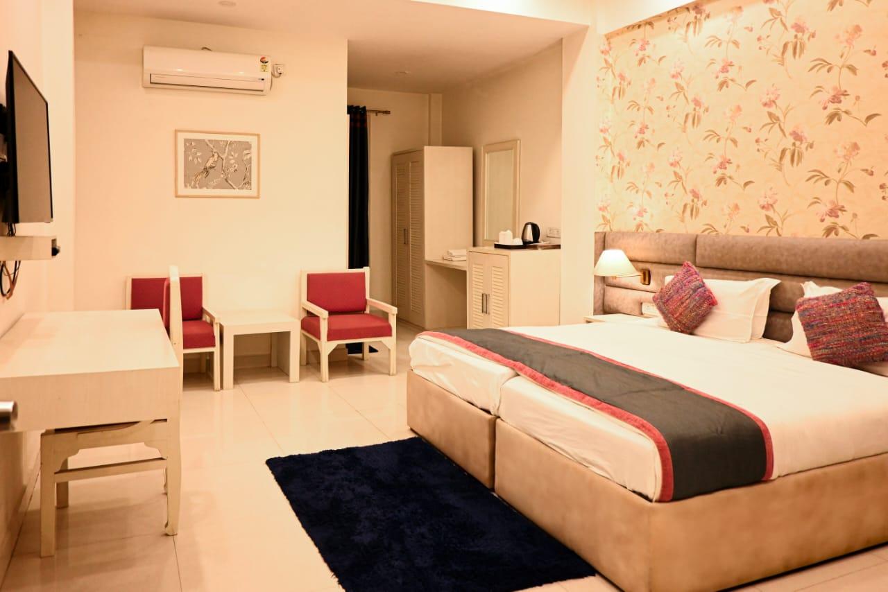 HOTEL SAMRAT 13/19