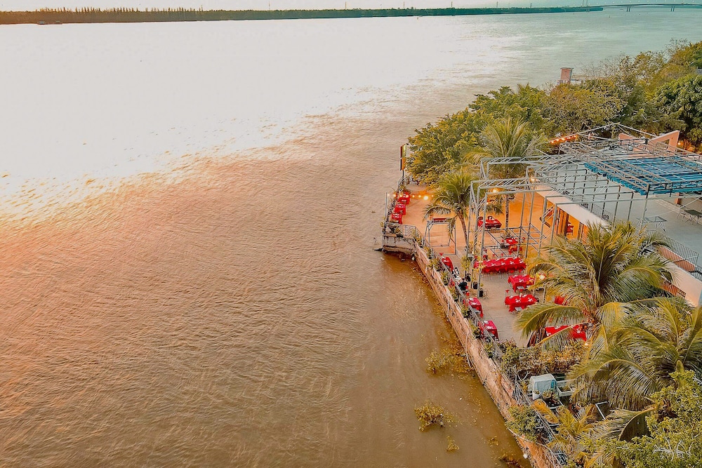 Ben Tre Riverside Resort 67/71