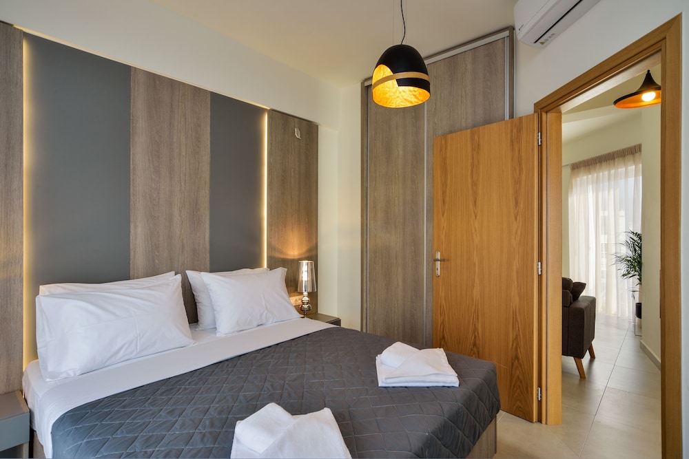 Elia Residences 24/59