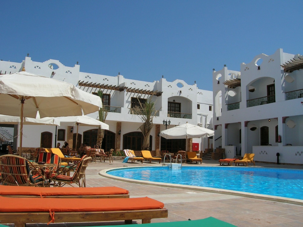 Oricana Hotel 16/19