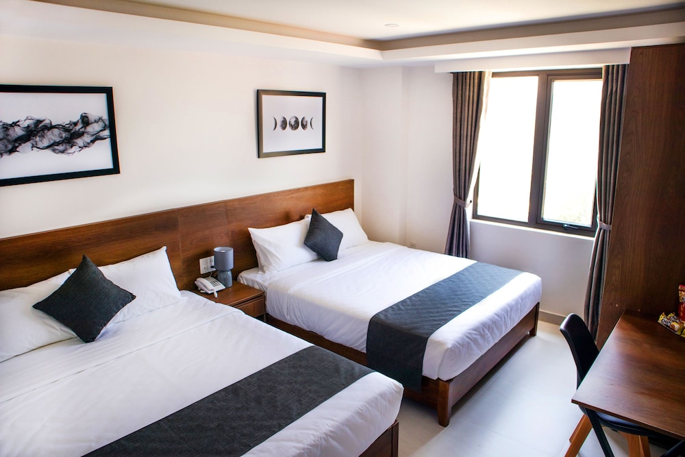 BUDGET, 2 QUEEN BEDS, NO VIEW, LOW FLOOR
