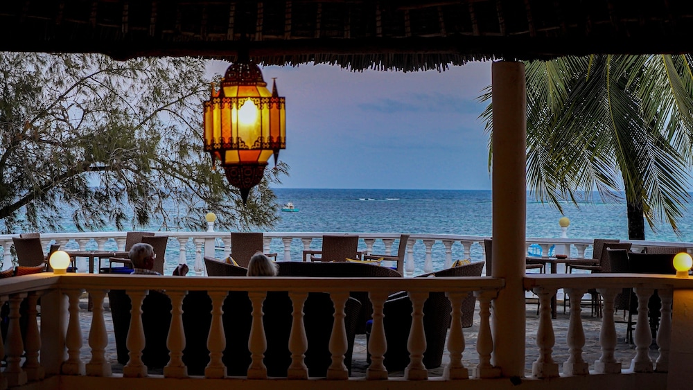Papillon Lagoon Reef Hotel 59/61