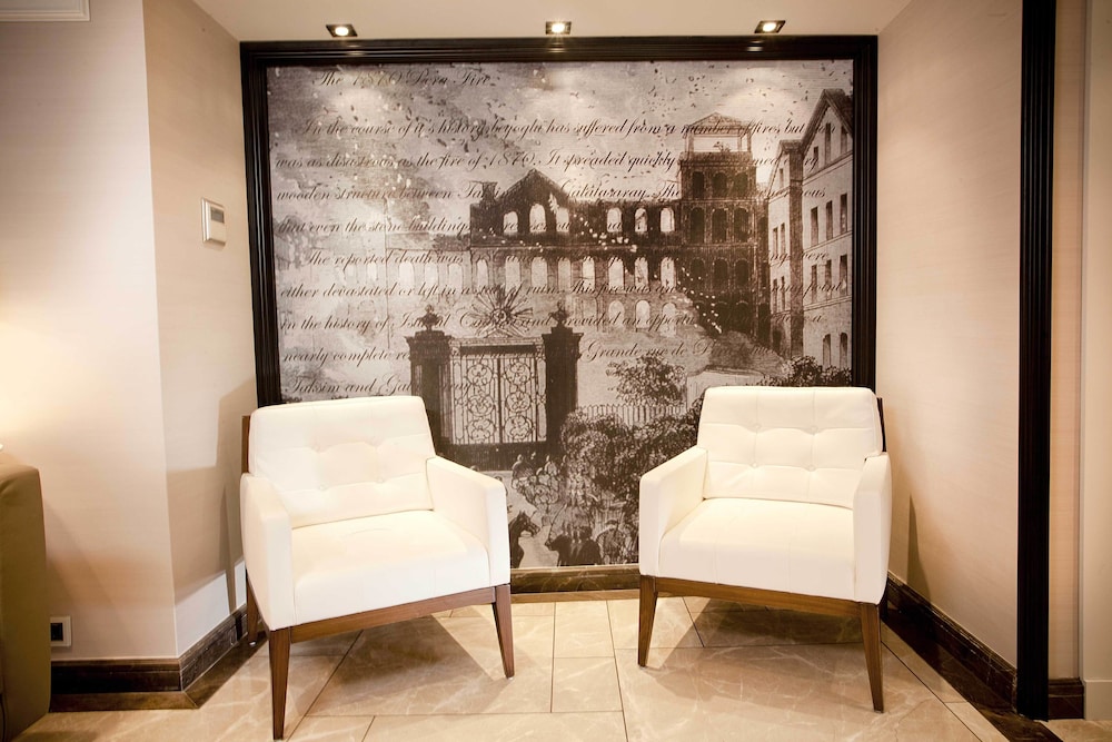 La Villa Hotel 28/41