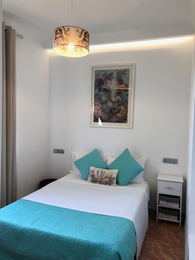 Room, Double Bed, Garden View, Hotel Normandy 2/4