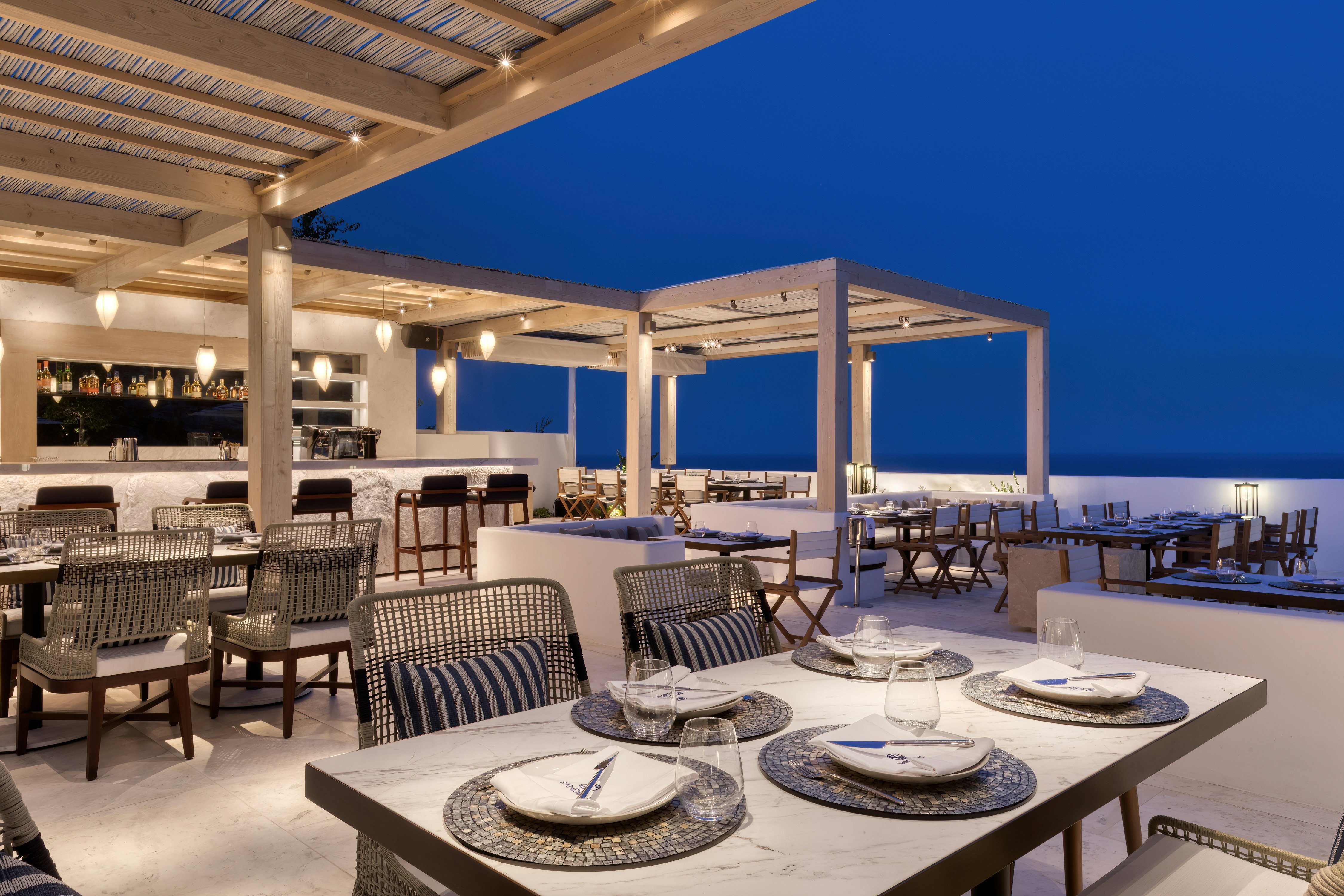 Sandblu Santorini, LXR Hotels & Resorts 19/37