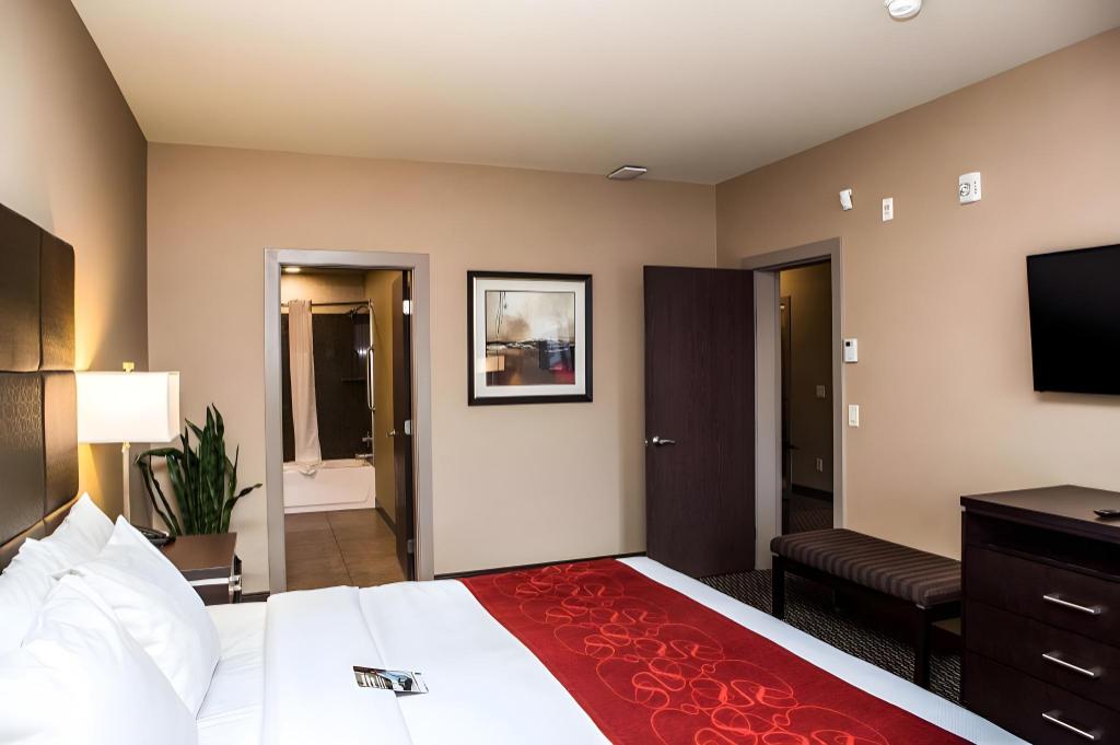 Upgrade, Suite, King and Queen Bed