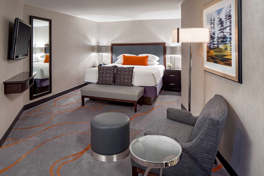 Hyatt Regency Washington 40/83