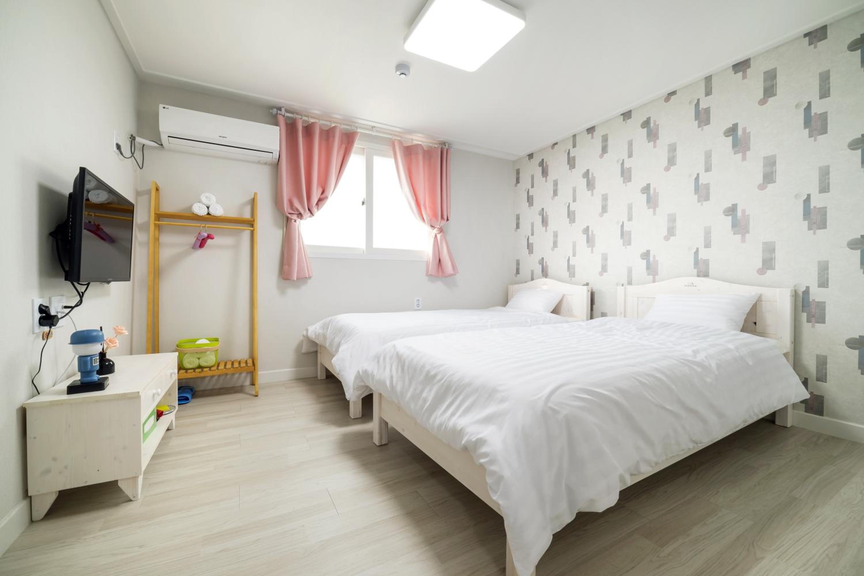 غرفة بسريرين منفصلين، Incheon Airport Dreamtrip Guesthouse 2/2