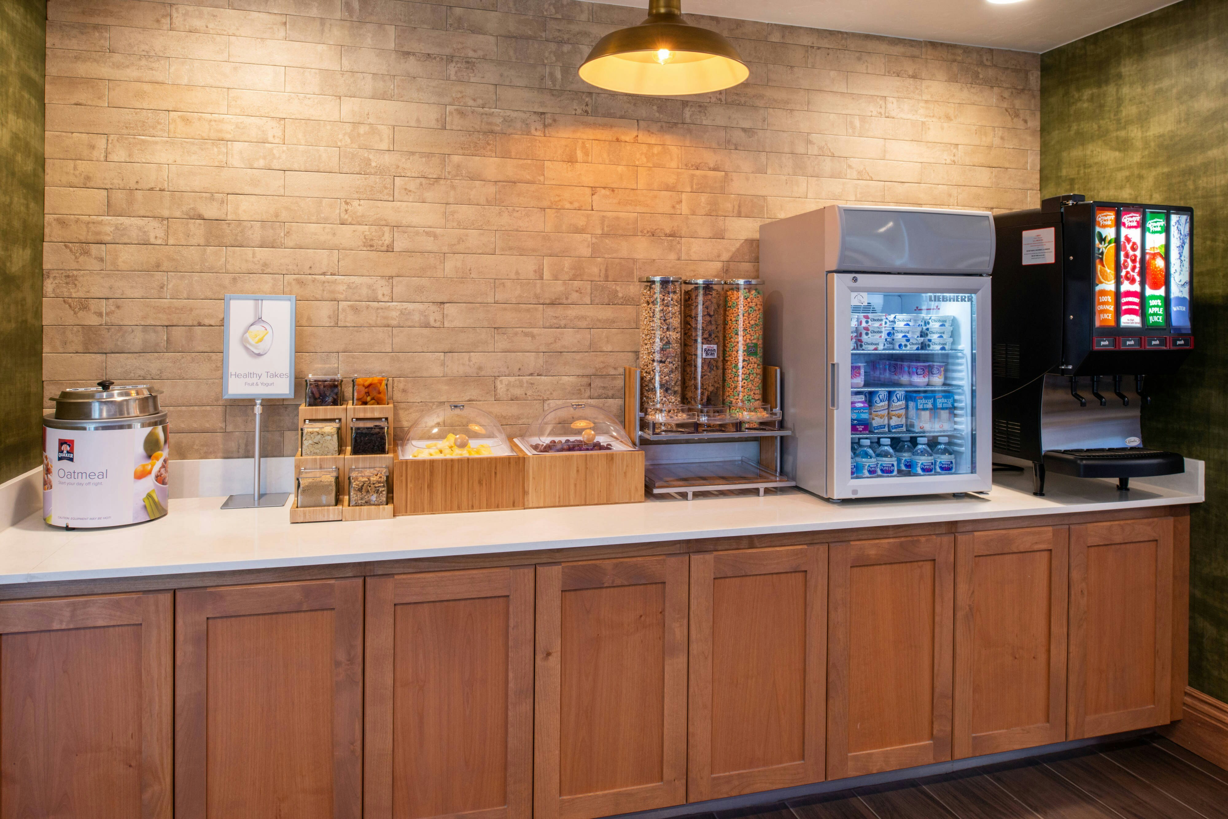 Fairfield Inn and Suites by Marriott Bakersfield Central 7/37