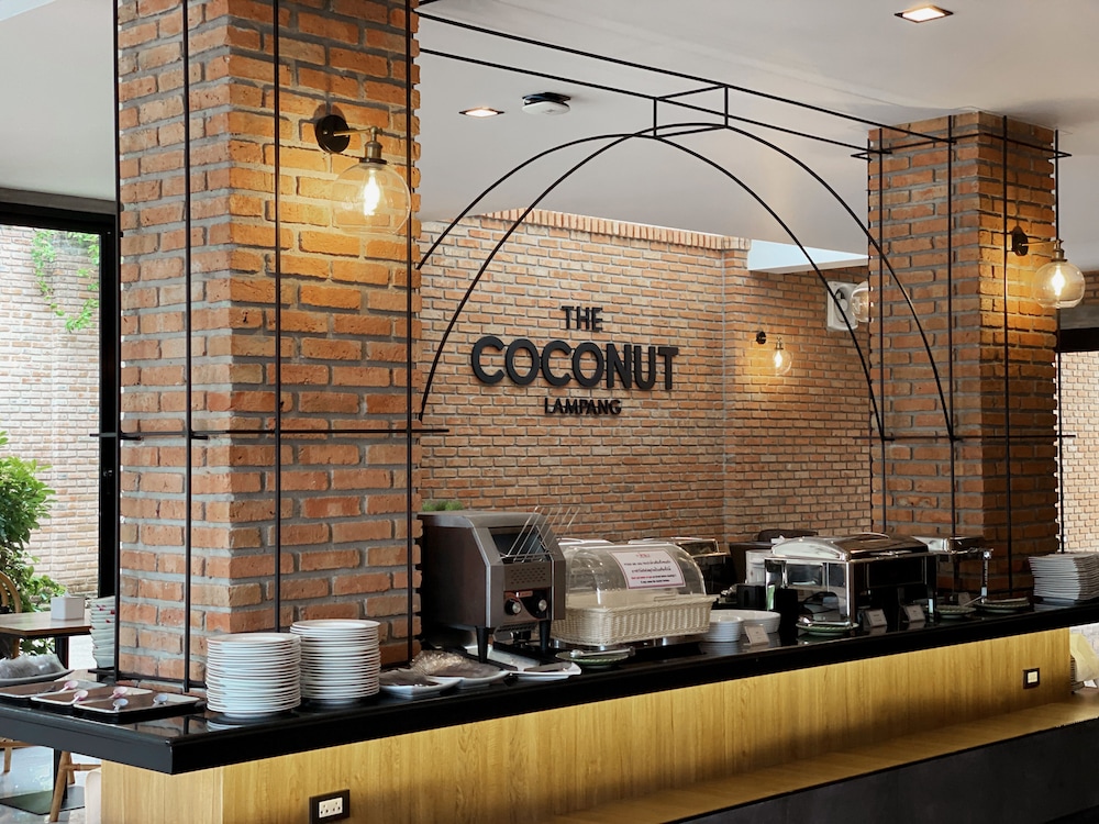 The Coconut Hotel 12/52
