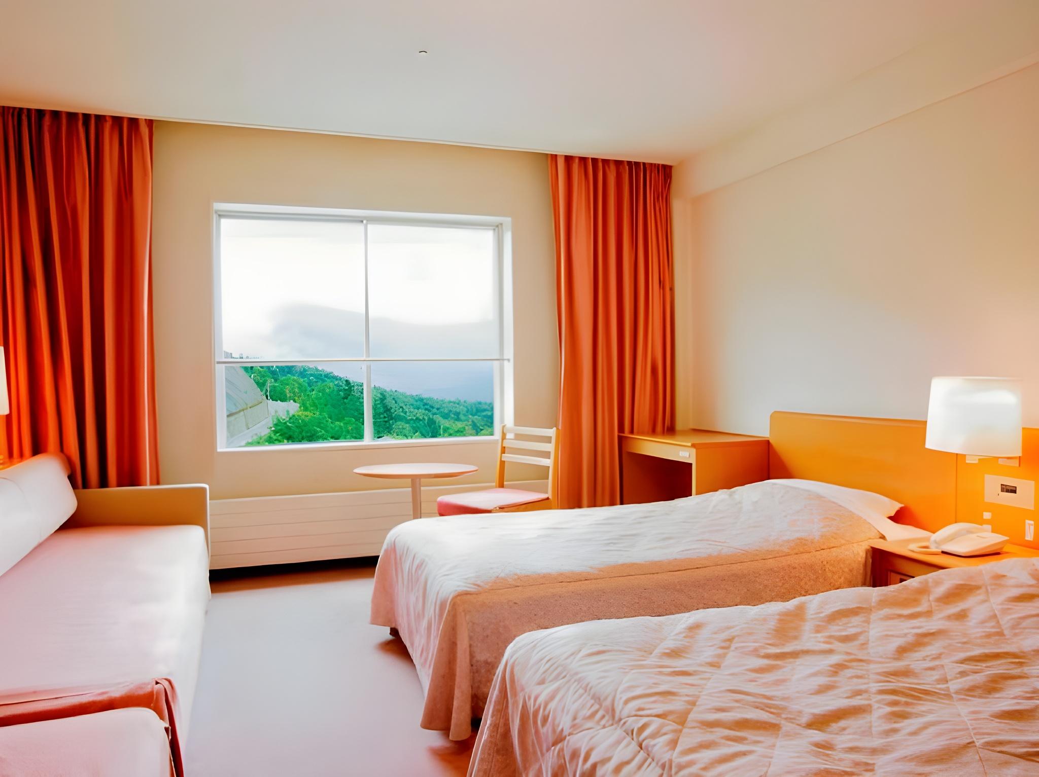 Moderate, Twin Beds