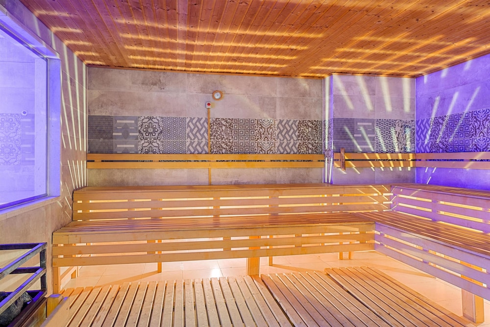 swimming pool spa