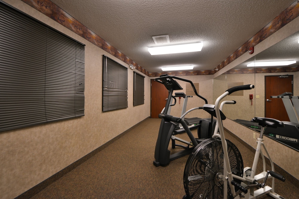Kelly Inn & Suites Mitchell South Dakota 25/39