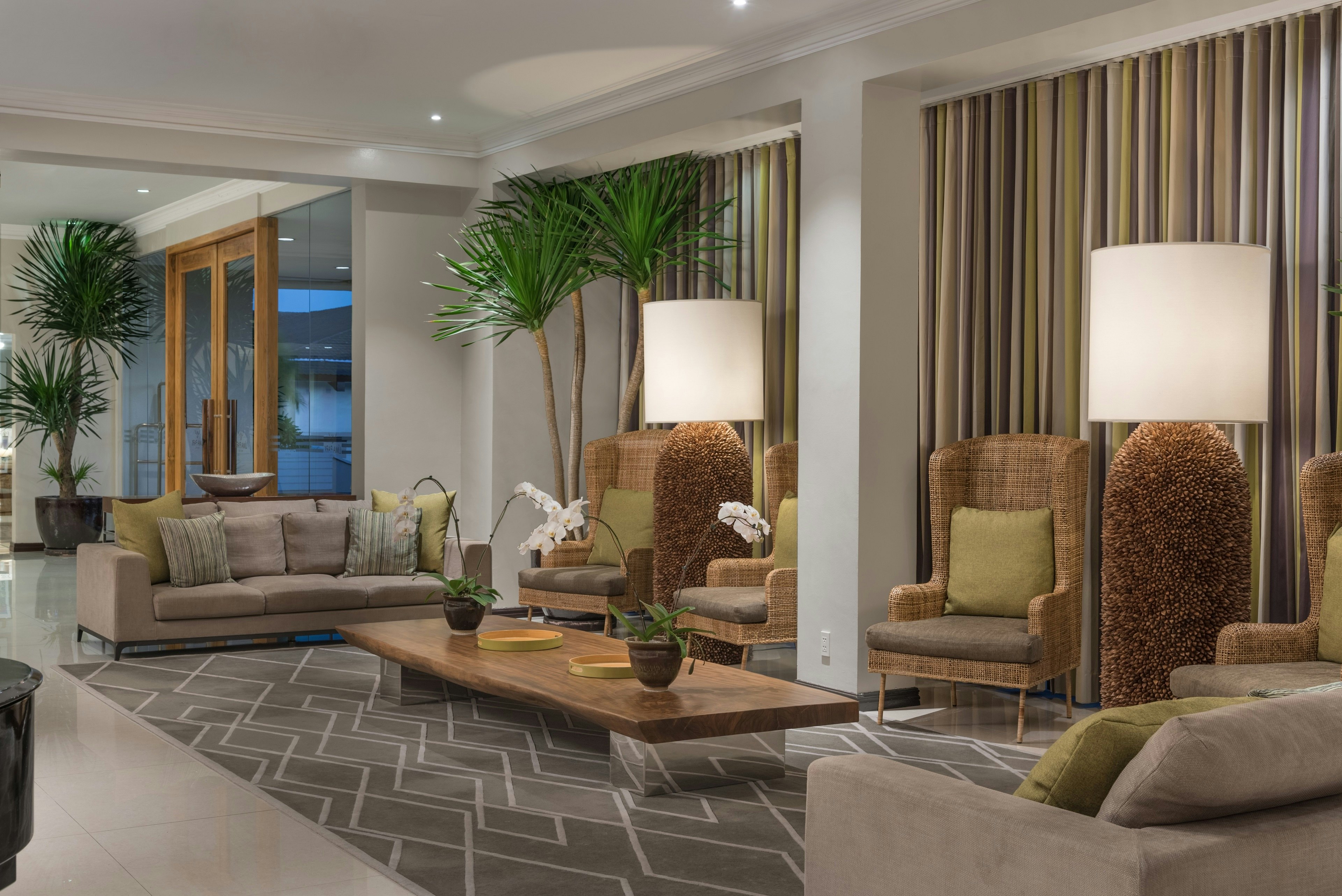 Holiday Inn & Suites Batangas Limapark 25/50