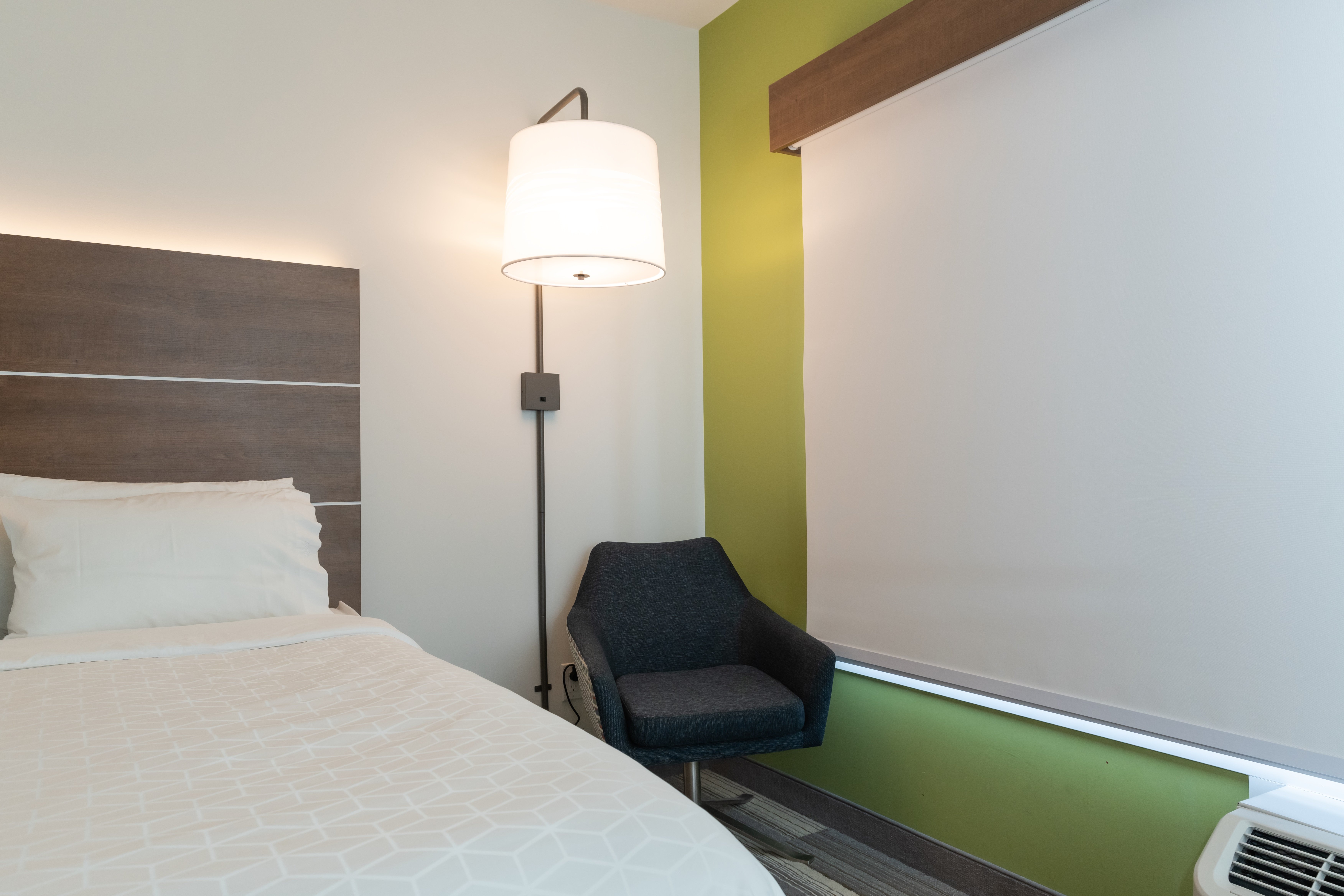 Holiday Inn Express And Suites Edmonton Sw Windermere 32/78