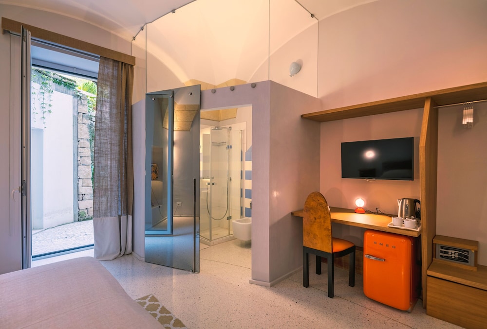Dimora Storica Muratore Luxury Rooms 27/47