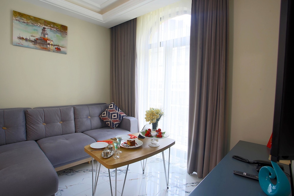 Princely Suites 36/50