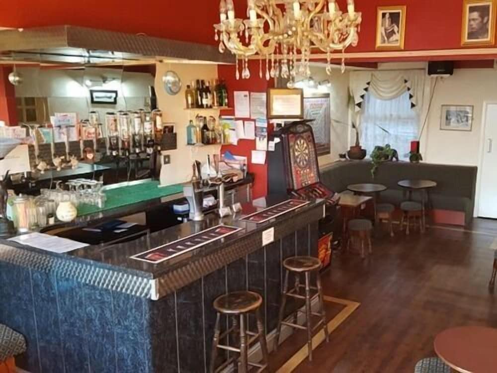 The Hollingdales Hotel 17/18