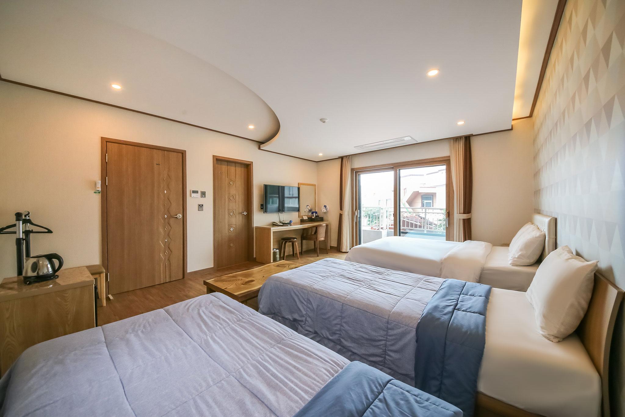 Rex Hotel 14/37