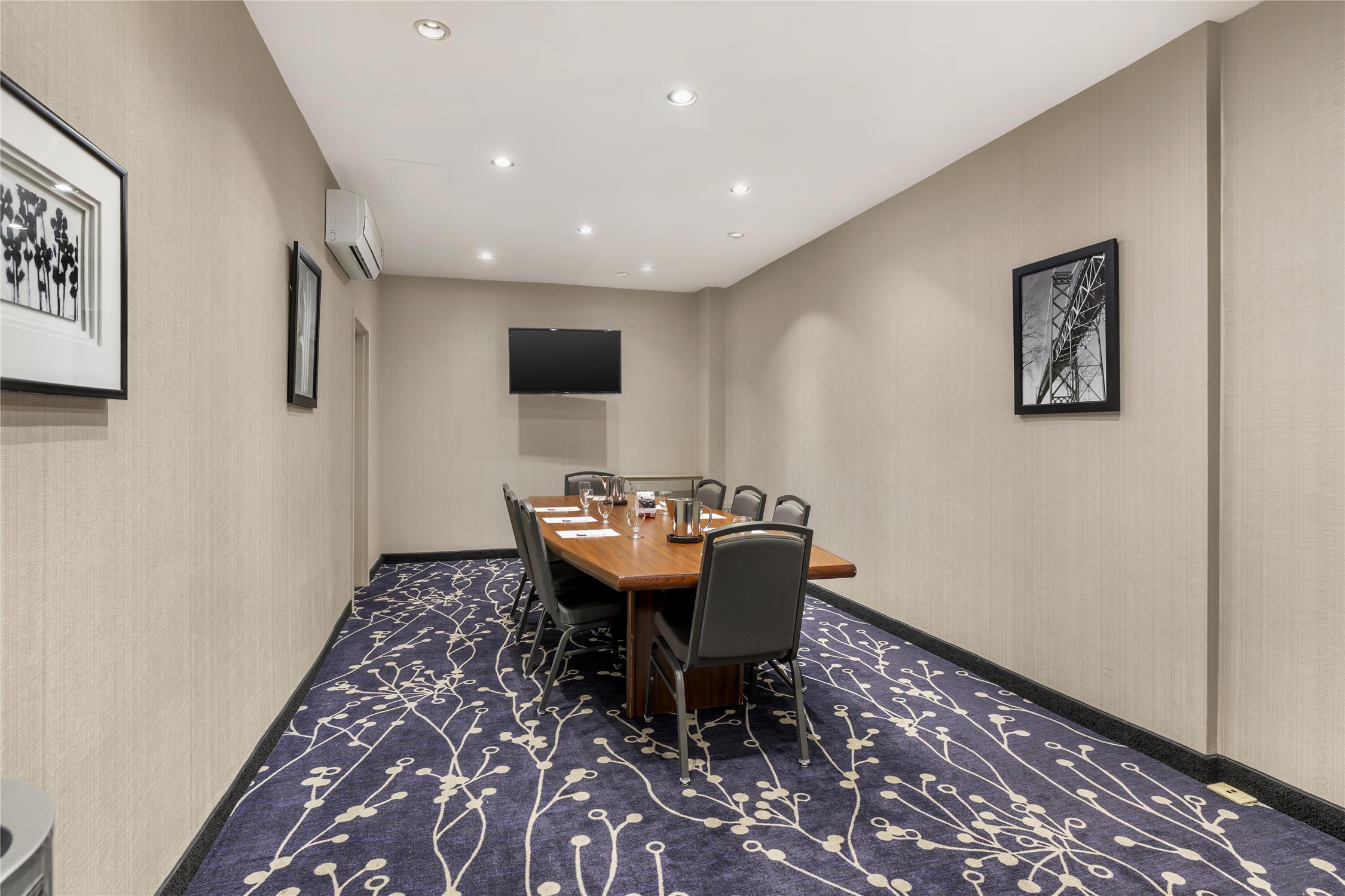Best Western Plus Waterfront Hotel 54/63