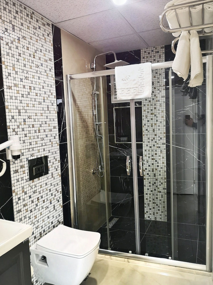 Cape Palace Hotel 48/50
