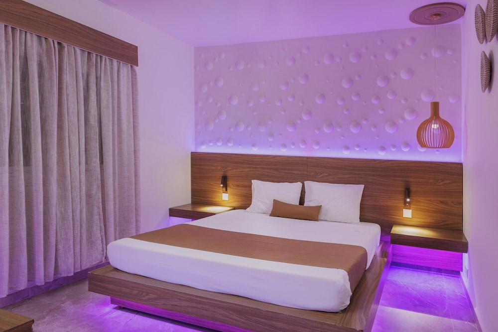 1 BEDROOM, EXECUTIVE, SUITE, PRIVATE POOL