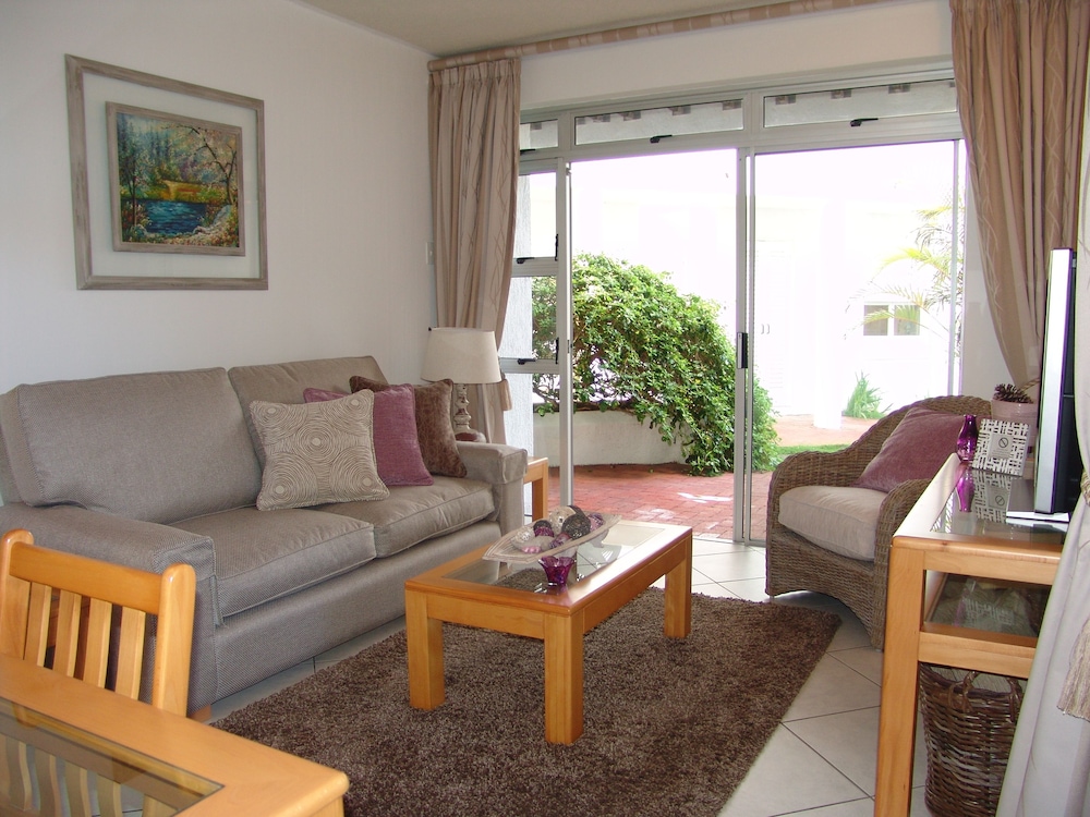 Diaz 15 House on the Bay 27/58