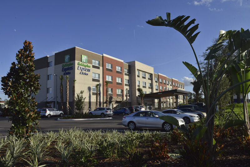 Holiday Inn Express & Suites Orlando - Lake Nona Area 2/47